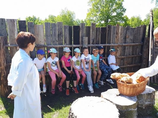  Grafika #16: WYCIECZKA DO KLUK grafika