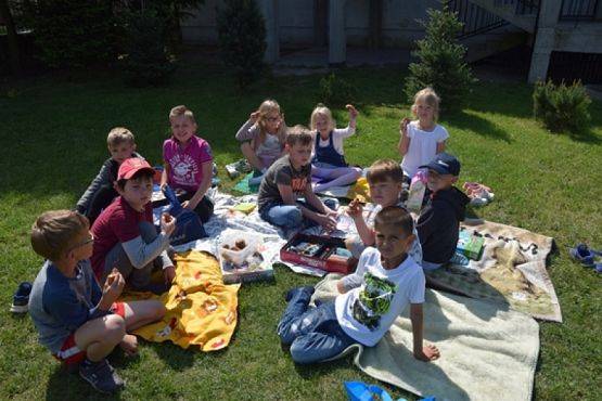  Grafika #0: PIKNIK KLASY PIERWSZEJ grafika