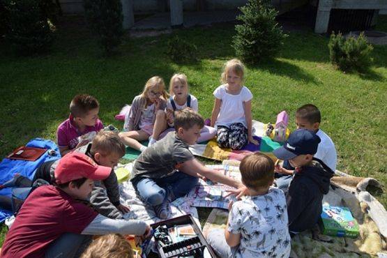  Grafika #4: PIKNIK KLASY PIERWSZEJ grafika