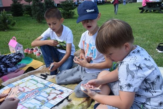  Grafika #6: PIKNIK KLASY PIERWSZEJ grafika