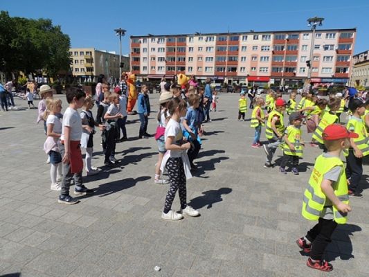  Grafika #9: DZIEŃ PEŁEN ATRAKCJI DLA KLAS PIERWSZYCH grafika