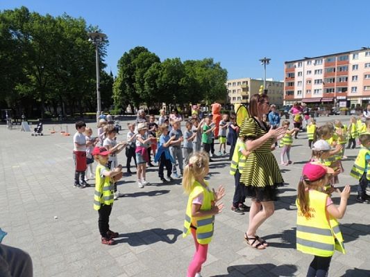  Grafika #11: DZIEŃ PEŁEN ATRAKCJI DLA KLAS PIERWSZYCH grafika