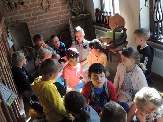  Grafika #5: BASZTA NR 27 – LEKCJA MUZEALNA grafika