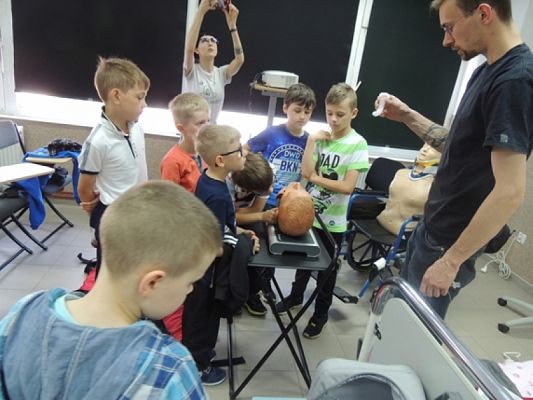  Grafika #7: PIERWSZA POMOC PRZEDMEDYCZNA – WARSZTATY grafika