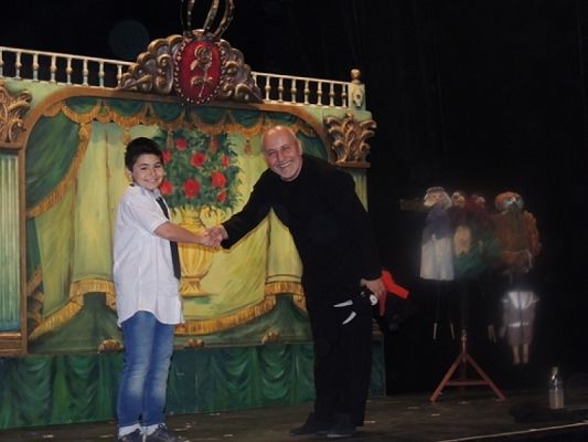  Grafika #0: ,,PIĘKNA I BESTIA W TEATRZE LALEK W SŁUPSKU grafika