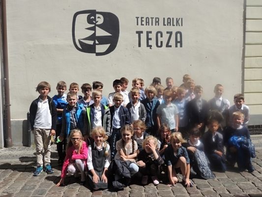  Grafika #8: ,,PIĘKNA I BESTIA W TEATRZE LALEK W SŁUPSKU grafika