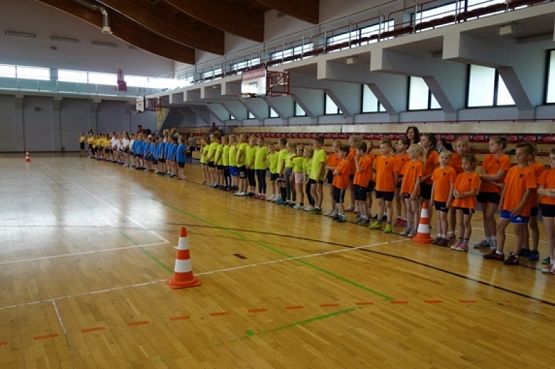  Grafika #0: MIEJSKIE IGRZYSKA DZIECI DLA SZKÓŁ PODSTAWOWYCH KLAS II i III Baw się razem z nami grafika