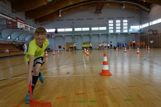  Grafika #7: MIEJSKIE IGRZYSKA DZIECI DLA SZKÓŁ PODSTAWOWYCH KLAS II i III Baw się razem z nami grafika