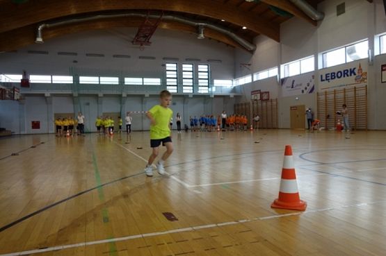  Grafika #9: MIEJSKIE IGRZYSKA DZIECI DLA SZKÓŁ PODSTAWOWYCH KLAS II i III Baw się razem z nami grafika