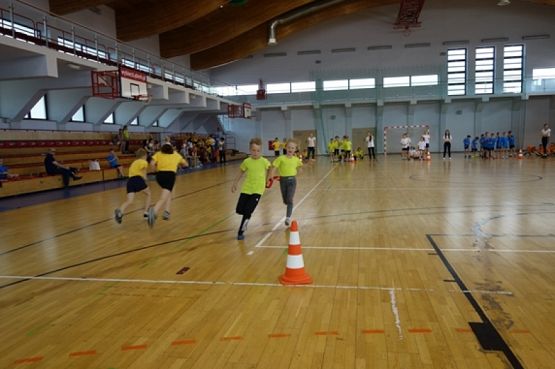  Grafika #12: MIEJSKIE IGRZYSKA DZIECI DLA SZKÓŁ PODSTAWOWYCH KLAS II i III Baw się razem z nami grafika