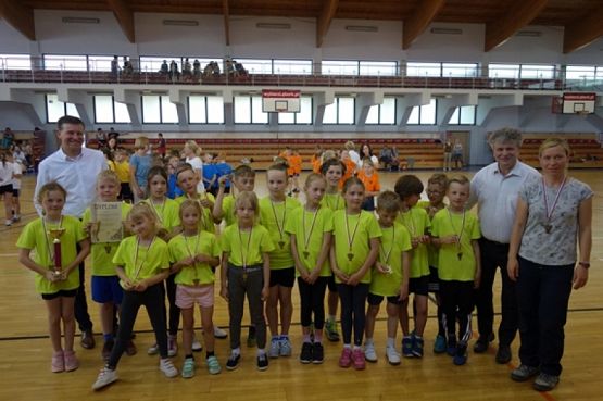  Grafika #22: MIEJSKIE IGRZYSKA DZIECI DLA SZKÓŁ PODSTAWOWYCH KLAS II i III Baw się razem z nami grafika