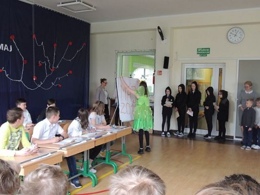  Grafika #2: Apel z okazji rocznicy uchwalenia Konstytucji 3 Maja grafika