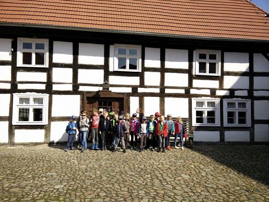  Grafika #4: WYCIECZKA KASZUBSKA KLAS I –III DO SWOŁOWA grafika