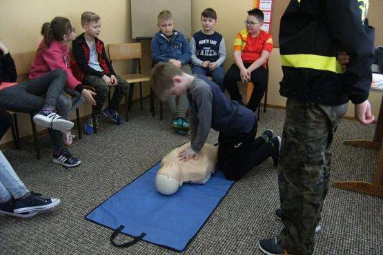  Grafika #1: PIERWSZA POMOC PRZEDMEDYCZNA grafika