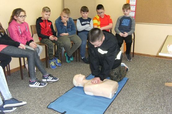  Grafika #3: PIERWSZA POMOC PRZEDMEDYCZNA grafika