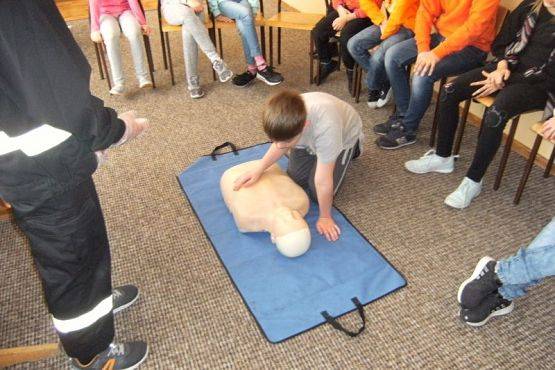  Grafika #7: PIERWSZA POMOC PRZEDMEDYCZNA grafika