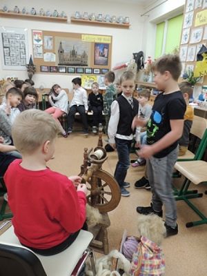  Grafika #3: ,,KROSNO, OSNOWA – WARSZTATY TKACKIE grafika