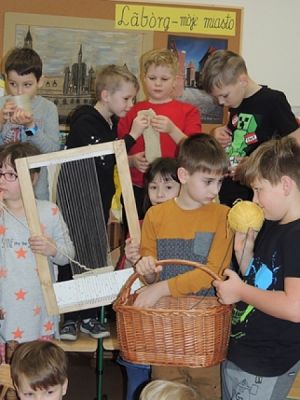  Grafika #15: ,,KROSNO, OSNOWA – WARSZTATY TKACKIE grafika