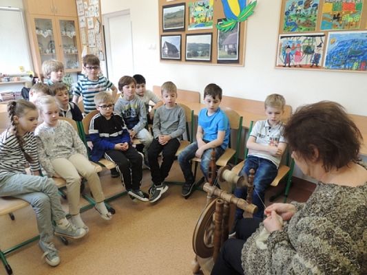  Grafika #18: ,,KROSNO, OSNOWA – WARSZTATY TKACKIE grafika