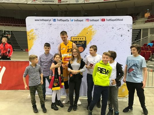  Grafika #3: WIOSENNE DERBY grafika