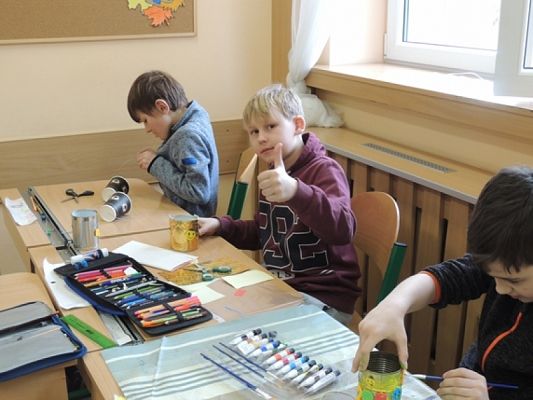  Grafika #2: TELEFONY Z PUSZEK grafika