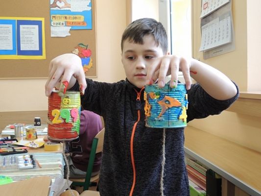  Grafika #4: TELEFONY Z PUSZEK grafika