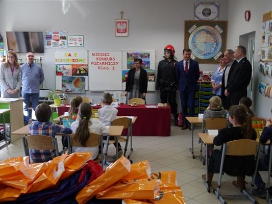 Grafika #5: Miejski Konkurs Wiedzy Pożarniczej ŻYJ BEZPIECZNIE 2018 dla klas pierwszych grafika