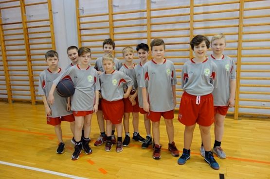  Grafika #1: IGRZYSKA DZIECI W MINI KOSZYKÓWCE CHŁOPCÓW grafika