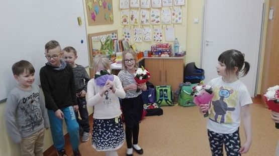  Grafika #1: DZIEŃ KOBIET grafika