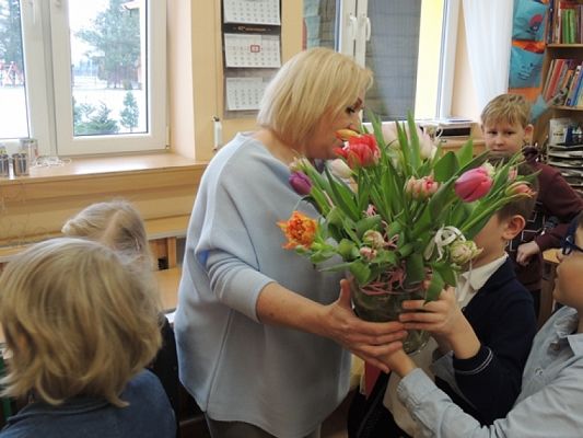  Grafika #8: DZIEŃ KOBIET grafika