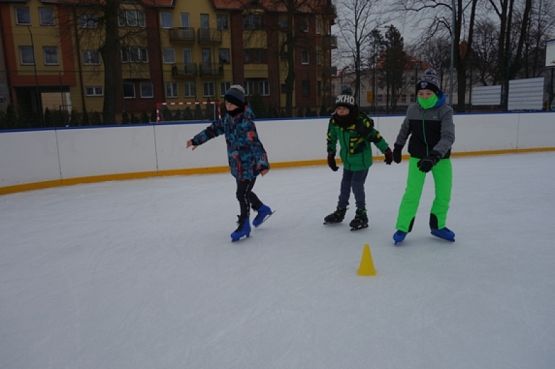  Grafika #12: WF zimą na lodowisku grafika