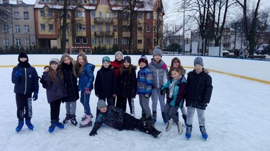  Grafika #19: WF zimą na lodowisku grafika