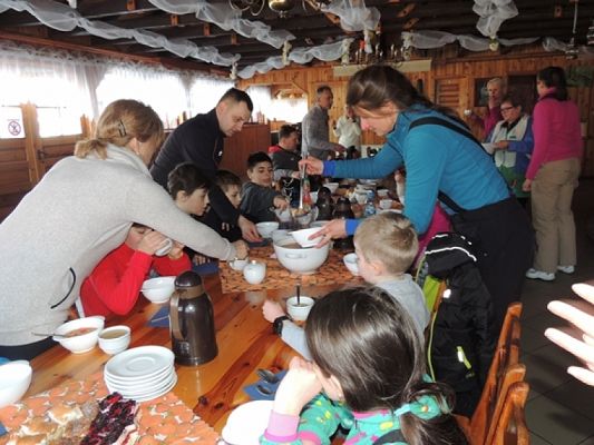  Grafika #18: ,,Pędzi, pędzi kulig niczym błyskawica… grafika