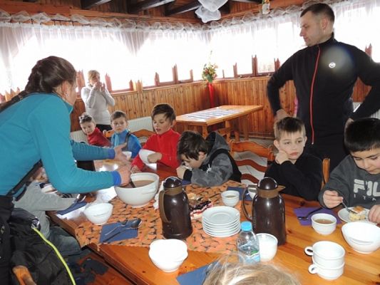  Grafika #19: ,,Pędzi, pędzi kulig niczym błyskawica… grafika