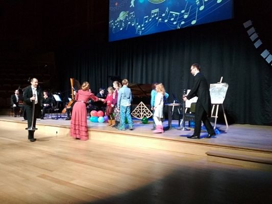  Grafika #1: KLASY I – III W FILHARMONII BAŁTYCKIEJ W GDAŃSKU grafika