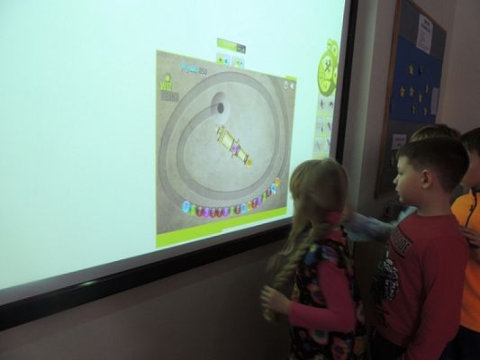  Grafika #0: INTERAKTYWNE "ŁAMIGŁÓWKI" grafika