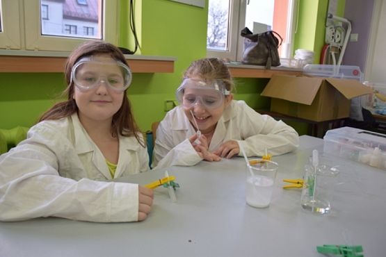  Grafika #5: DOŚWIADCZENIA W KLASACH III grafika