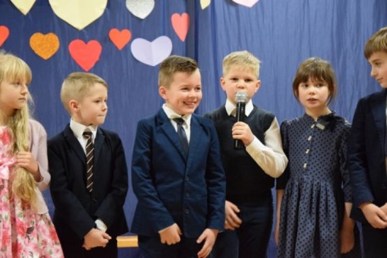  Grafika #2: "Moja Babcia i mój Dziadek, to wspaniali są dziadkowie". grafika