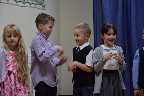  Grafika #6: "Moja Babcia i mój Dziadek, to wspaniali są dziadkowie". grafika