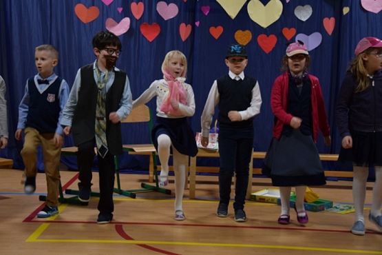  Grafika #7: "Moja Babcia i mój Dziadek, to wspaniali są dziadkowie". grafika