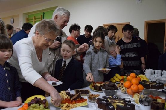  Grafika #17: "Moja Babcia i mój Dziadek, to wspaniali są dziadkowie". grafika