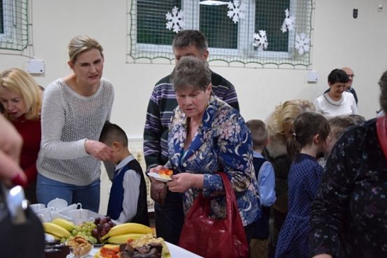  Grafika #18: "Moja Babcia i mój Dziadek, to wspaniali są dziadkowie". grafika