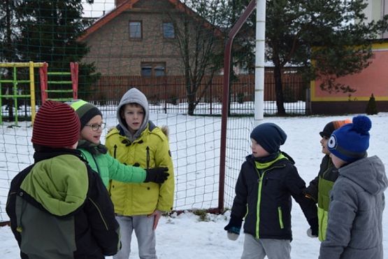  Grafika #13: ZABAWY NA ŚNIEGU grafika