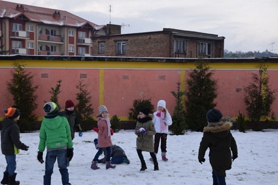  Grafika #14: ZABAWY NA ŚNIEGU grafika