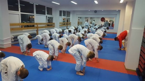  Grafika #0: BIAŁY PAS grafika