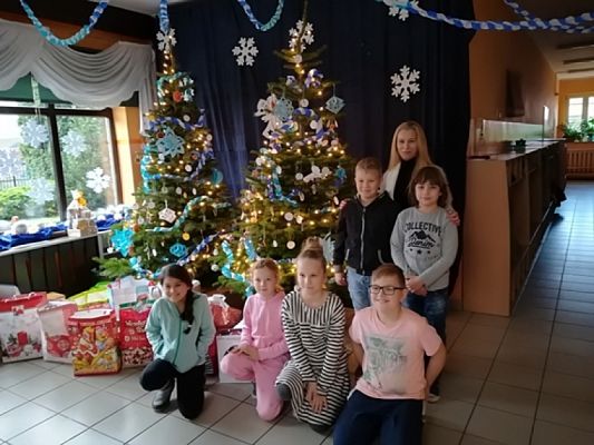  Grafika #1: ŚWIĄTECZNA PACZKA grafika