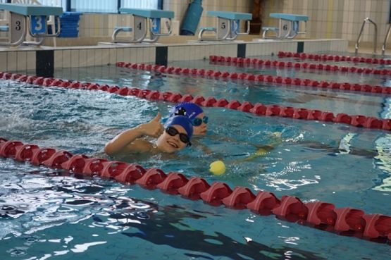  Grafika #6: PŁYWAĆ KAŻDY MOŻE grafika