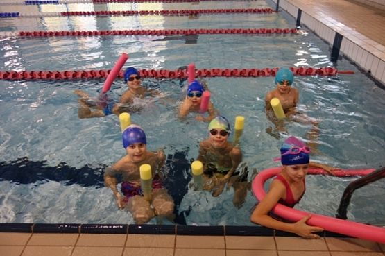  Grafika #8: PŁYWAĆ KAŻDY MOŻE grafika