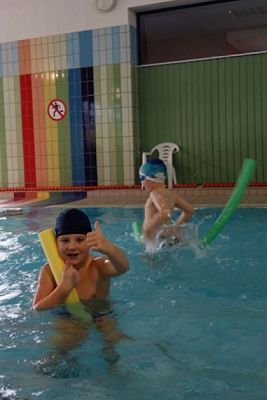  Grafika #12: PŁYWAĆ KAŻDY MOŻE grafika