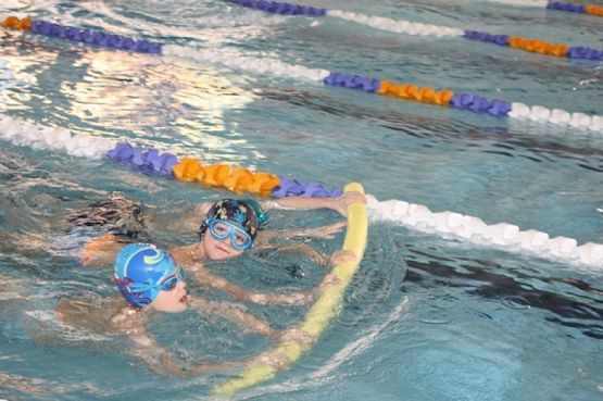  Grafika #16: PŁYWAĆ KAŻDY MOŻE grafika